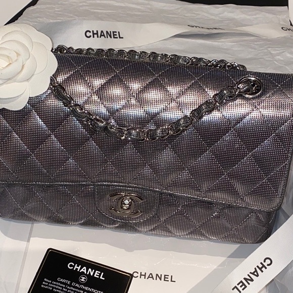 Chanel Cruise silver metallic medium classic flap leather shoulder Ltd Ed bag - Picture 9 of 17